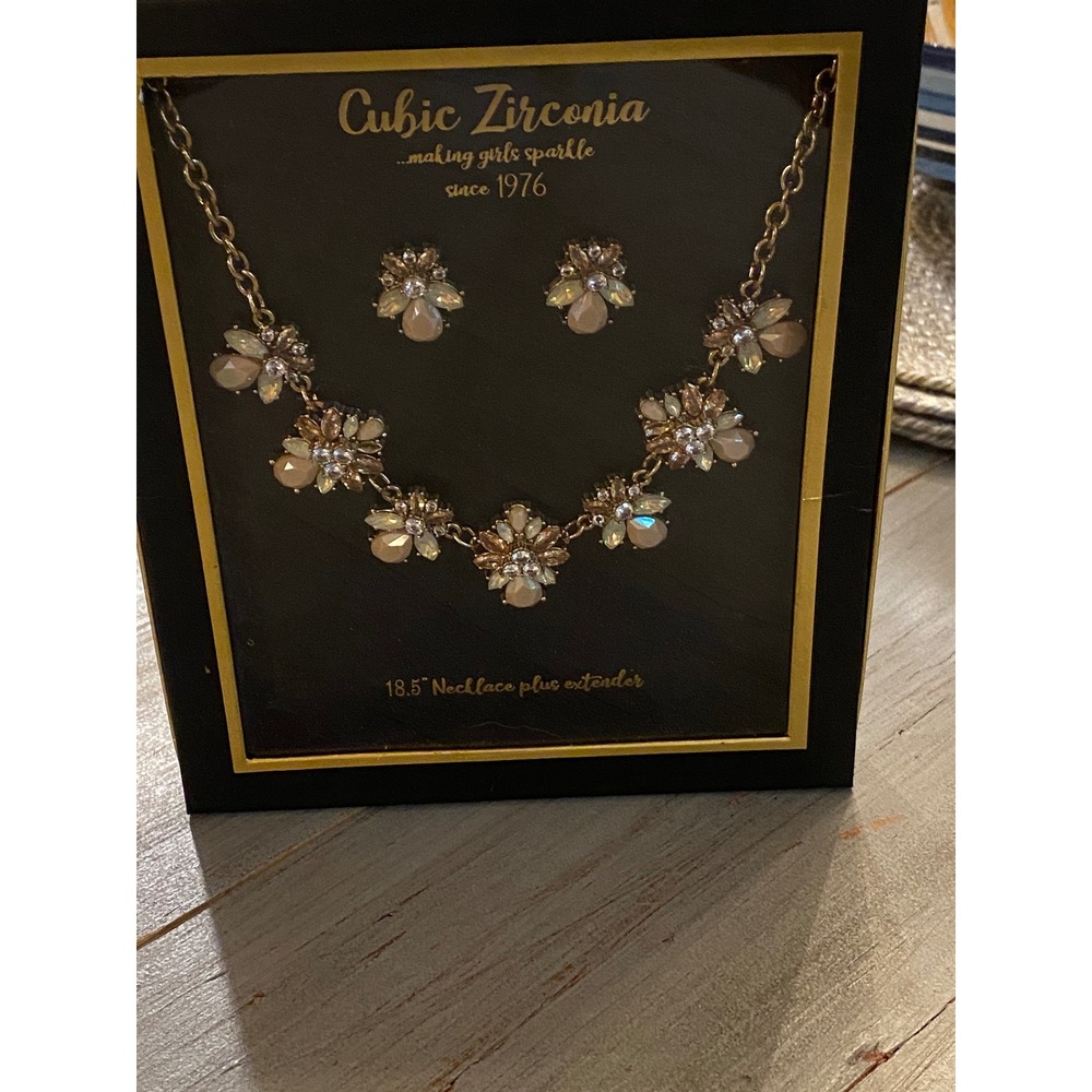 Cubic Zirconia‎ Gold Tone Floral Statement Necklace and Earring Set 18.5" NEW